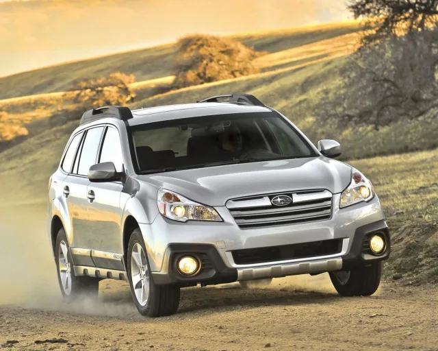 Subaru Outback 2013 універсал — 7