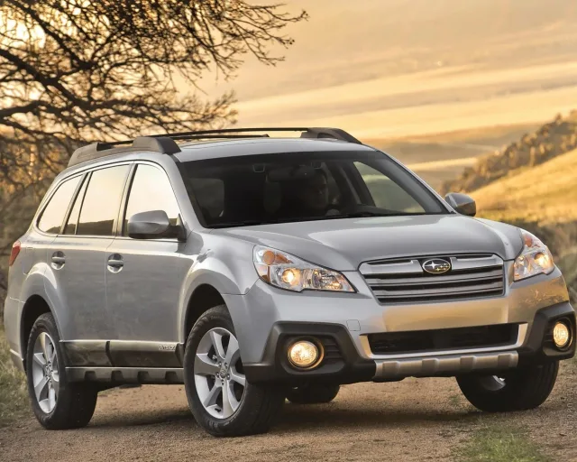 Subaru Outback 2013 універсал — 23