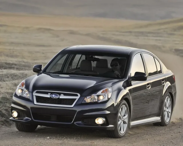 Subaru Legacy 2.5 FB MT base — 24