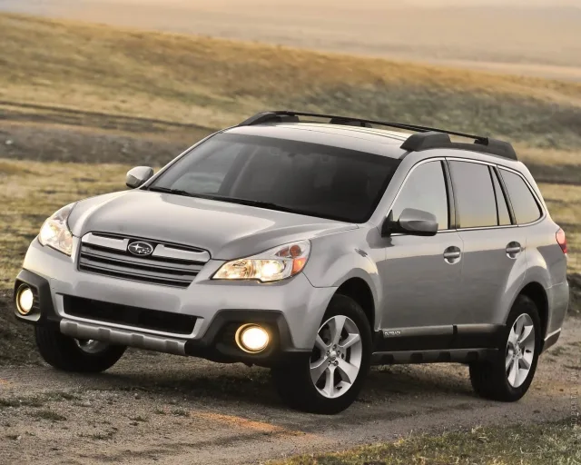 Subaru Outback 2013 універсал — 9