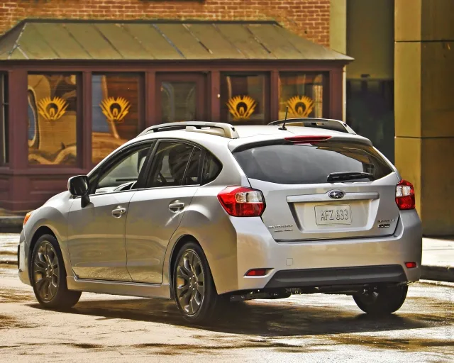 Subaru Impreza 2.0i AT — 15