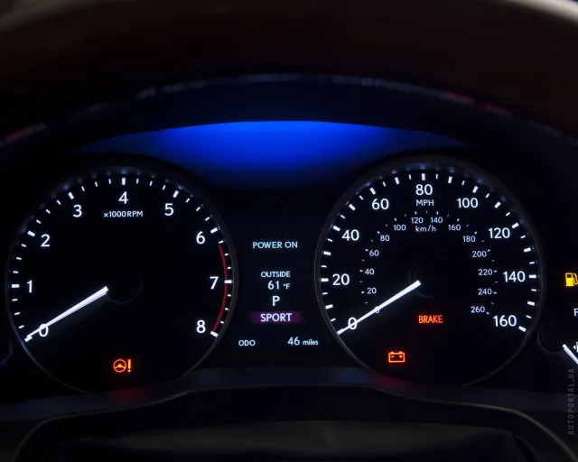 Lexus ES 2012 sedan — 8