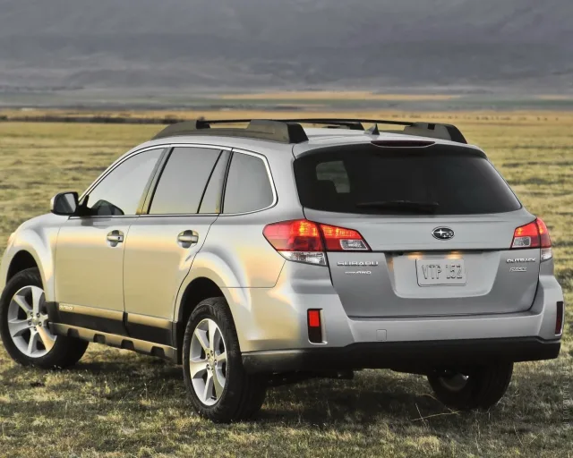 Subaru Outback 2013 універсал — 8