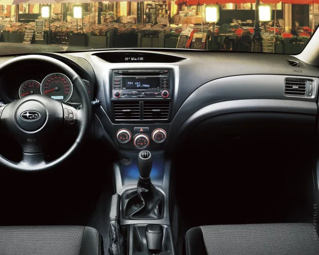 Subaru Impreza 2008 хетчбек — 9