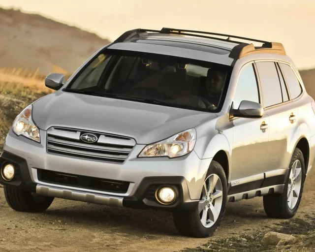 Subaru Outback 2013 універсал — 6