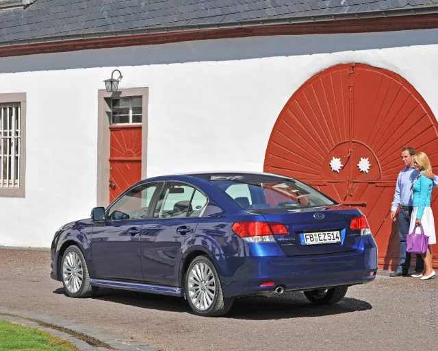 Subaru Legacy 2009 седан — 16