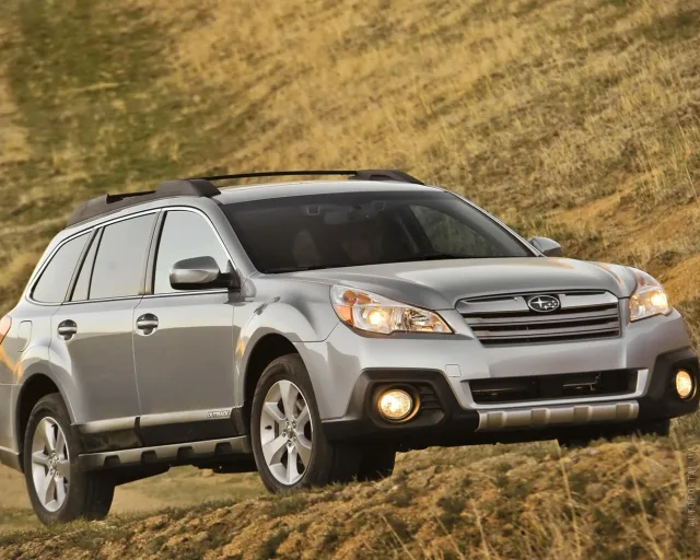 Subaru Outback 2013 універсал — 22