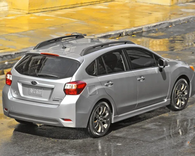 Subaru Impreza 2.0i AT — 17