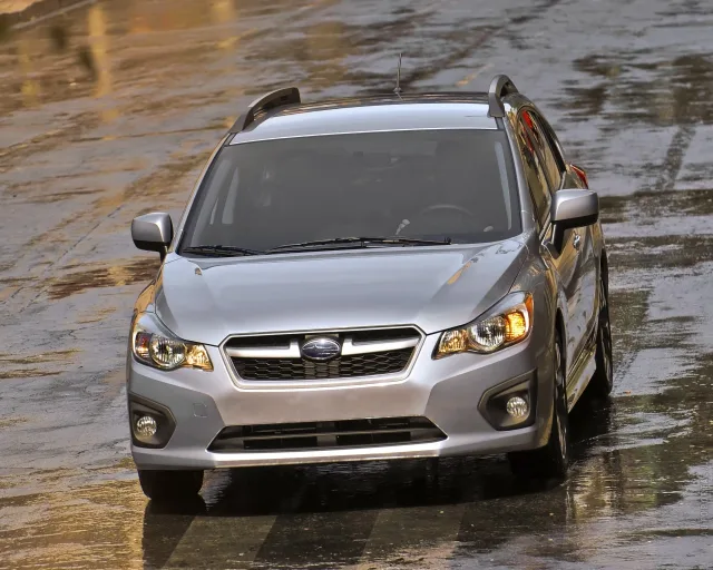 Subaru Impreza 2.0i AT — 25