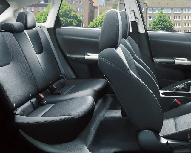 Subaru Impreza 2008 хетчбек — 2