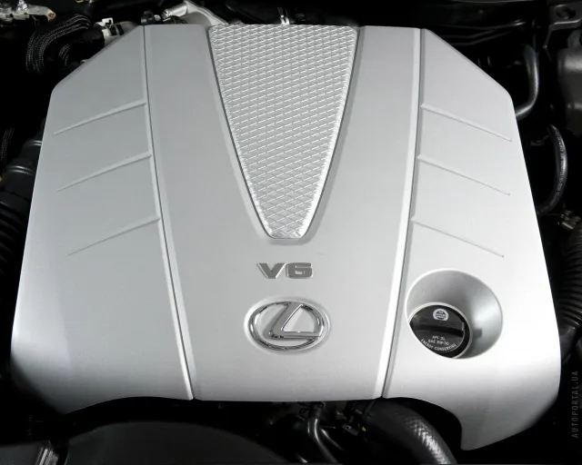 Lexus IS 2005 седан — 22
