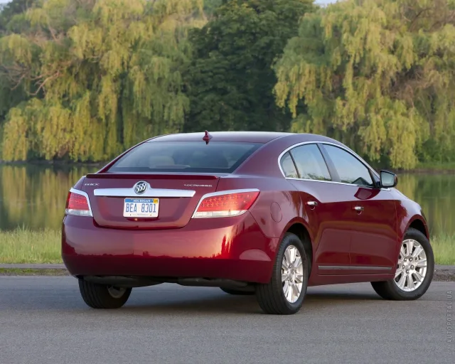 Buick LaCrosse седан — 25