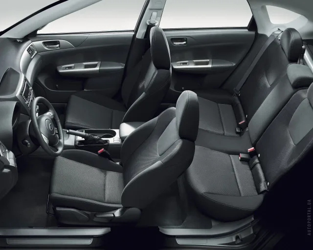 Subaru Impreza 2008 хетчбек — 8