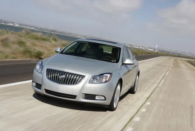 Buick Regal седан — 16