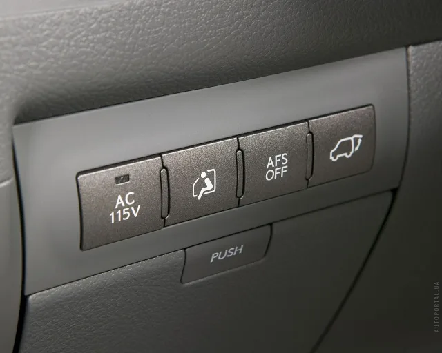 Lexus LX 570 AT Luxury — 4
