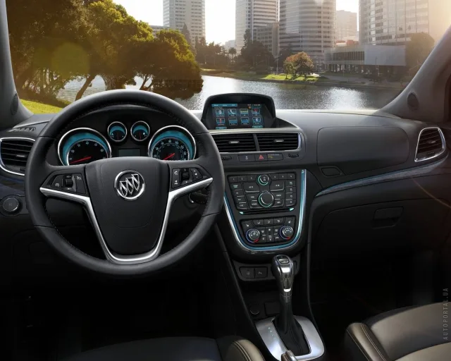 Buick Encore кросовер — 3
