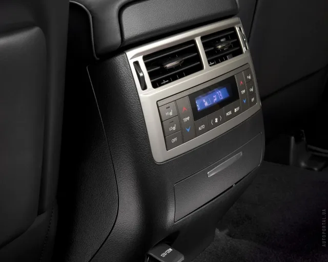 Lexus LX 2012 SUV — 9