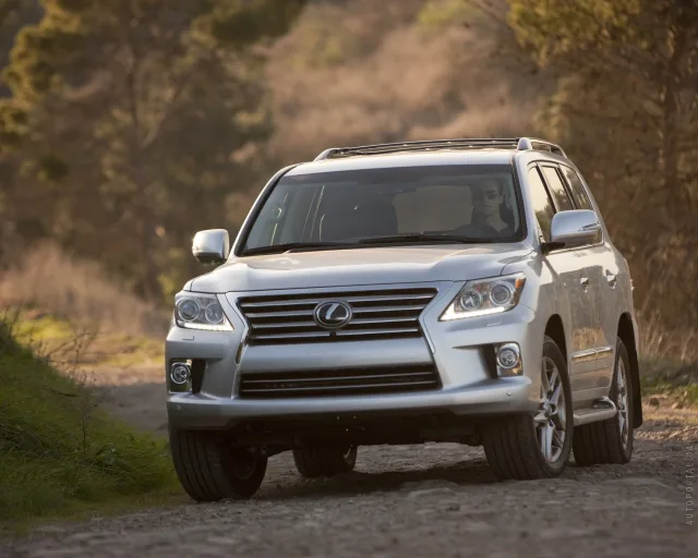 Lexus LX 2012 SUV — 25