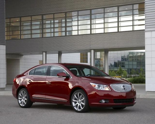 Buick LaCrosse седан — 18
