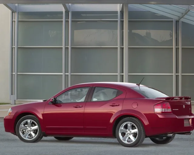Dodge Avenger sedan — 13