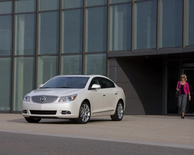Buick LaCrosse седан — 16