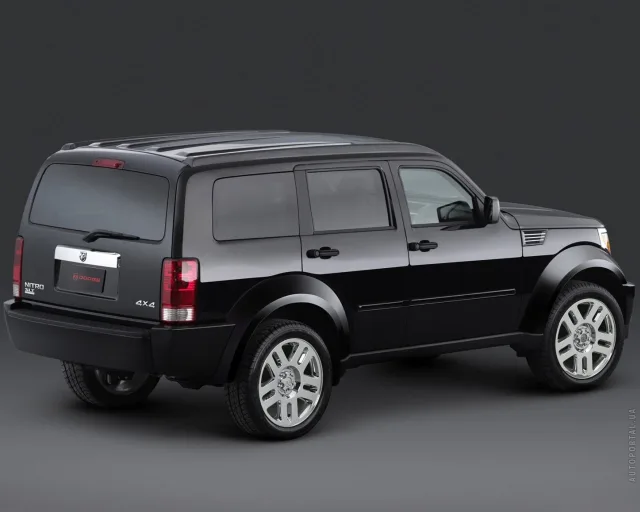 Dodge Nitro 2.8D AT SXT — 9