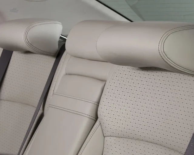 Lexus IS 2005 седан — 21