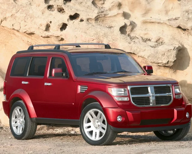 Dodge Nitro 2.8D AT SXT — 11
