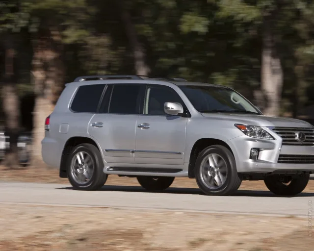 Lexus LX 2012 SUV — 16