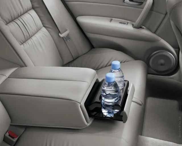 Honda Legend sedan — 2