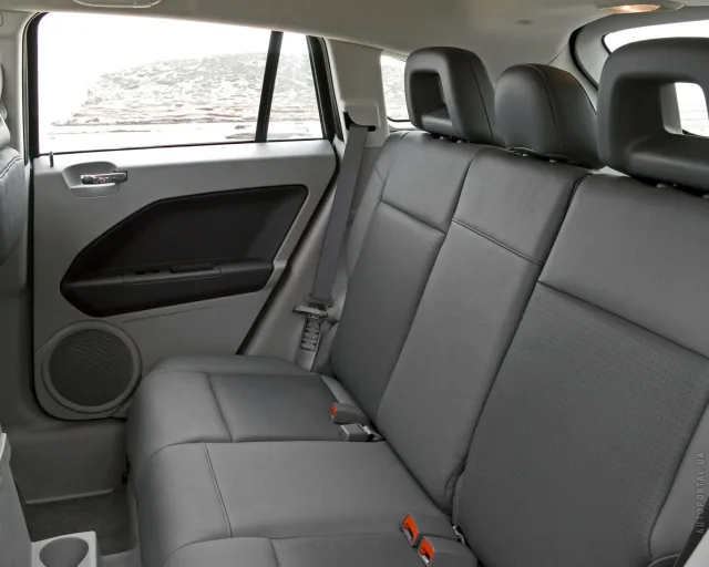 Dodge Caliber (Додж Калибер) кроссовер — 6