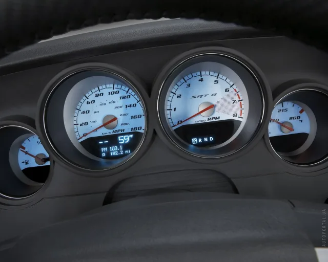 Dodge Challenger (Додж Челенджер) купе — 3