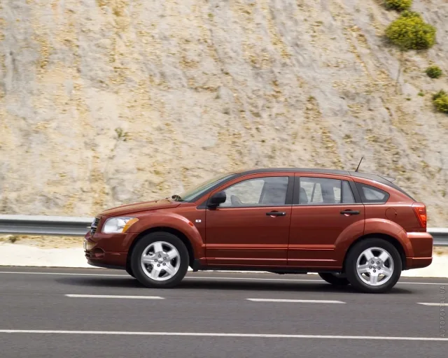 Dodge Caliber (Додж Калибер) кроссовер — 22