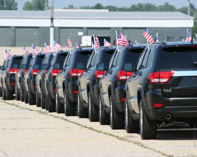Jeep Grand Cherokee 2011 SUV — 18