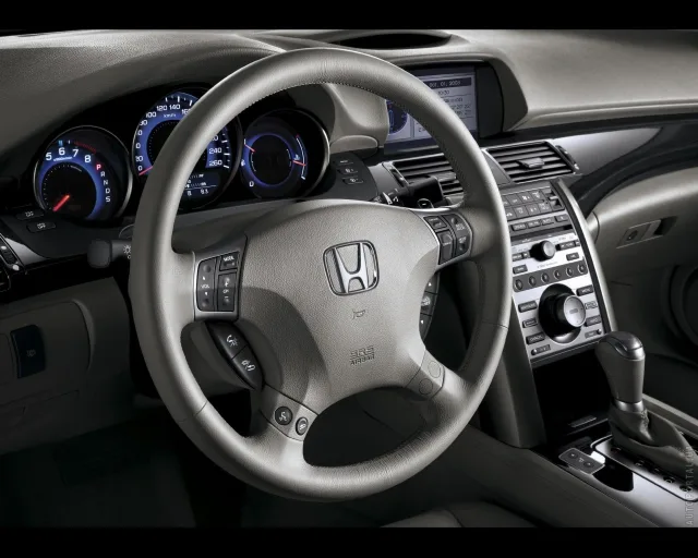 Honda Legend sedan — 4