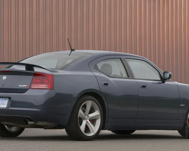 Dodge Charger 6.1 AT SRT8 — 8