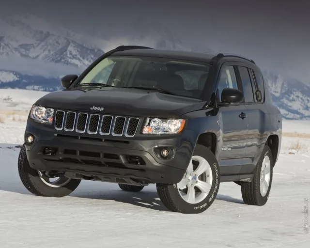 Jeep Compass 2011 кросовер — 15