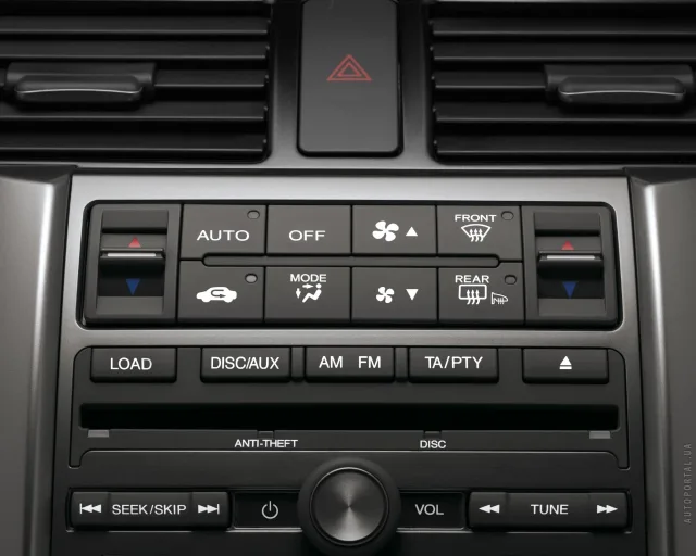 Honda Legend sedan — 11