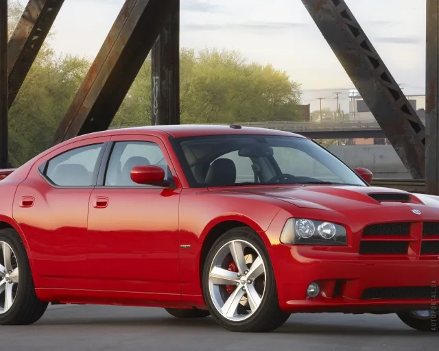 Dodge Charger 6.1 AT SRT8 — 6
