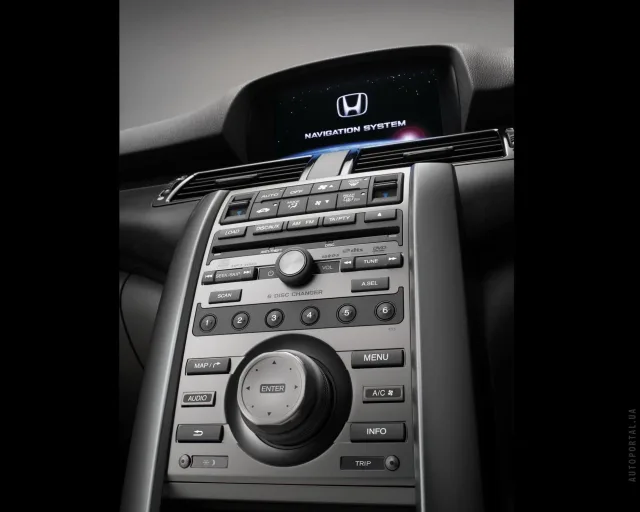 Honda Legend sedan — 9