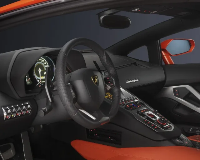 Lamborghini Aventador LP700-4 (Ламборгини Авентадор) купе — 2