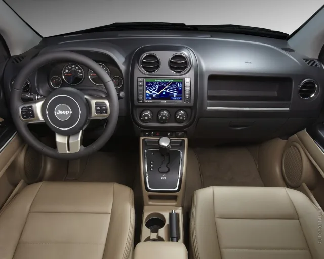 Jeep Compass 2011 кросовер — 6