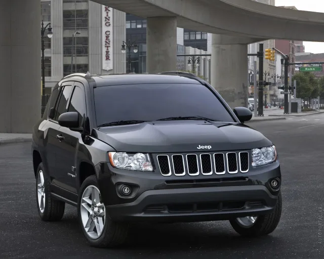 Jeep Compass 2011 кросовер — 22