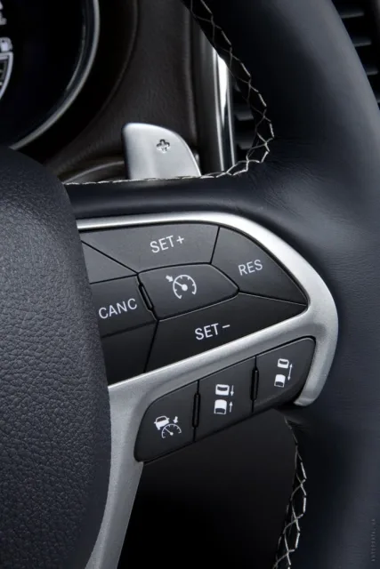 Jeep Grand Cherokee позашляховик — 6