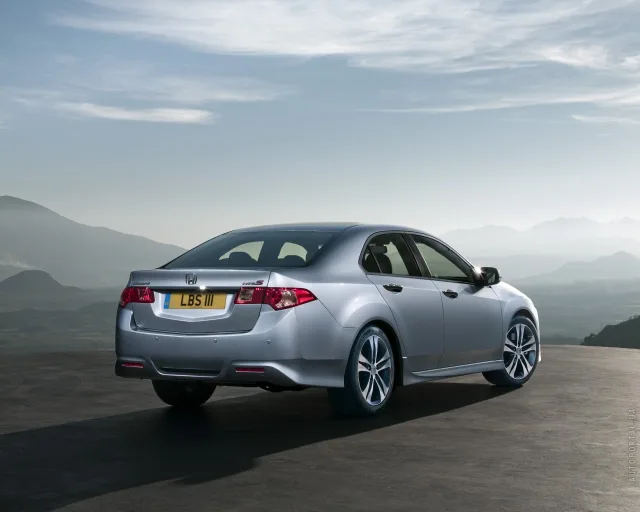 Honda Accord 2011 (Хонда Аккорд) седан — 6