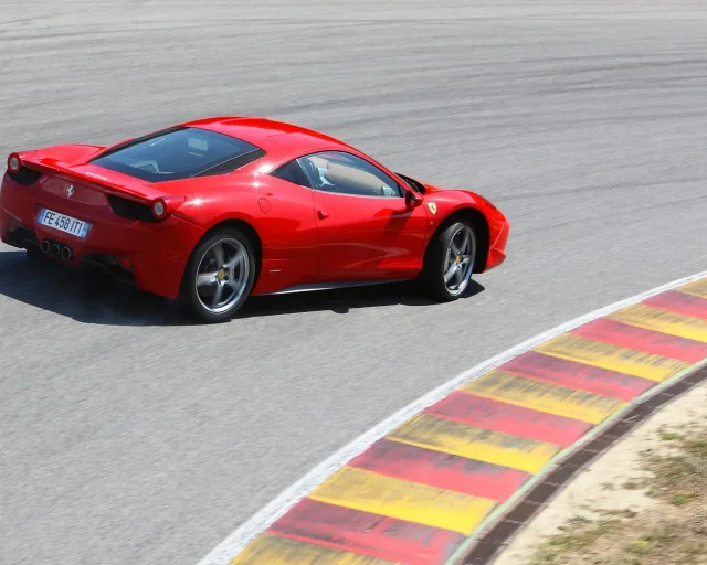 Ferrari 458 Italia купе — 5
