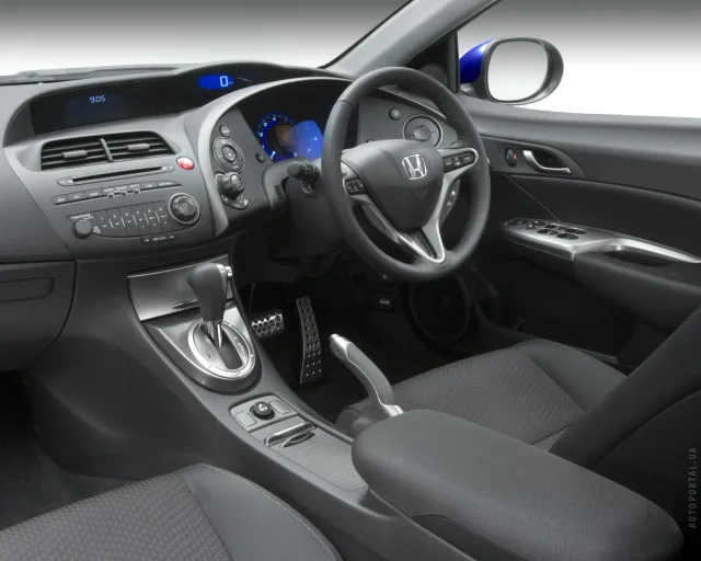 Honda Civic 2009 хетчбек — 3