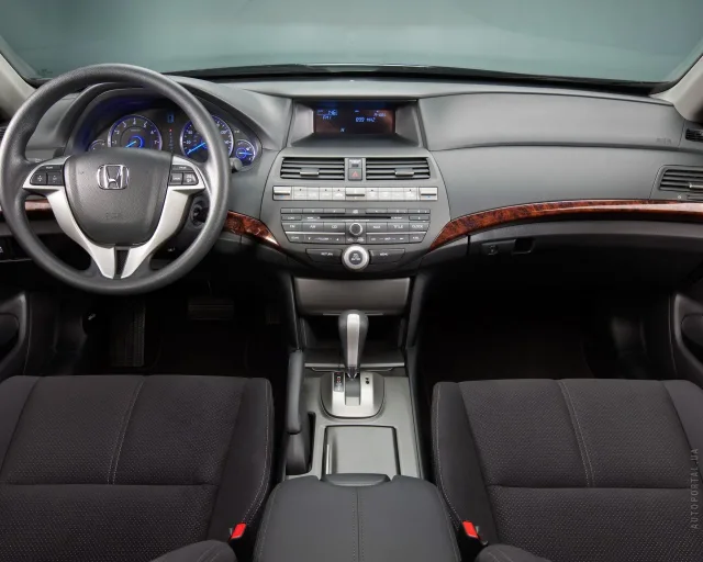 Honda Crosstour кросовер — 15