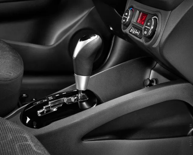KIA Rio 2012 седан — 9