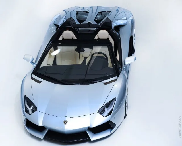 Lamborghini Aventador LP700-4 Roadster coupe convertible — 9